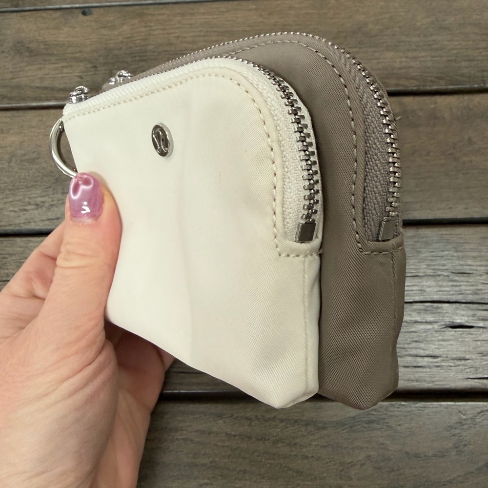 Lululemon Dual Clippable Card Pouch - Picture 5 of 8